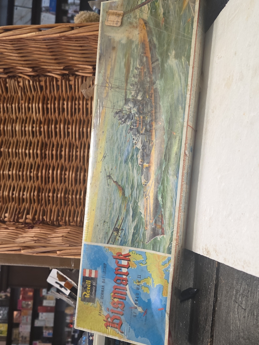 Vintage 1971 Bismarck Famous German Battleship Authentic Kit Model